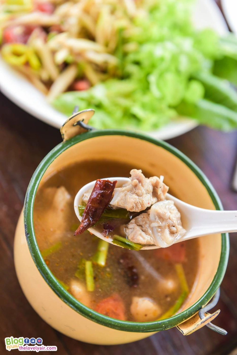 บ้านนอกคอกนา