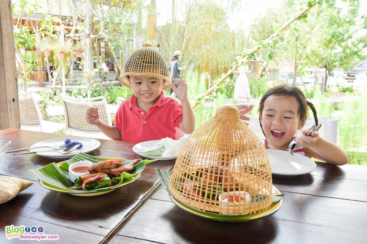 บ้านนอกคอกนา