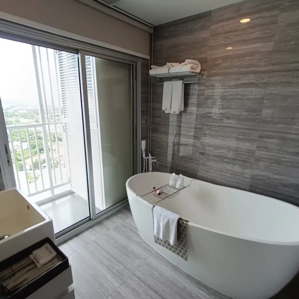 Centre-Point-Prime-Pattaya-thelovelyair